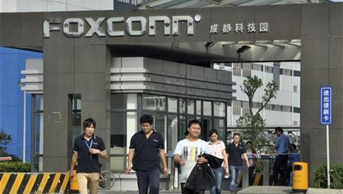 Siap-siap iPhone 16, Foxconn Tambah Buruh Pabrik